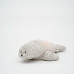 Moonie Knuffel - The Humming Seal Organic 2.0 - Grey Natur | Witte Ruis Zeehond Met Lichtje