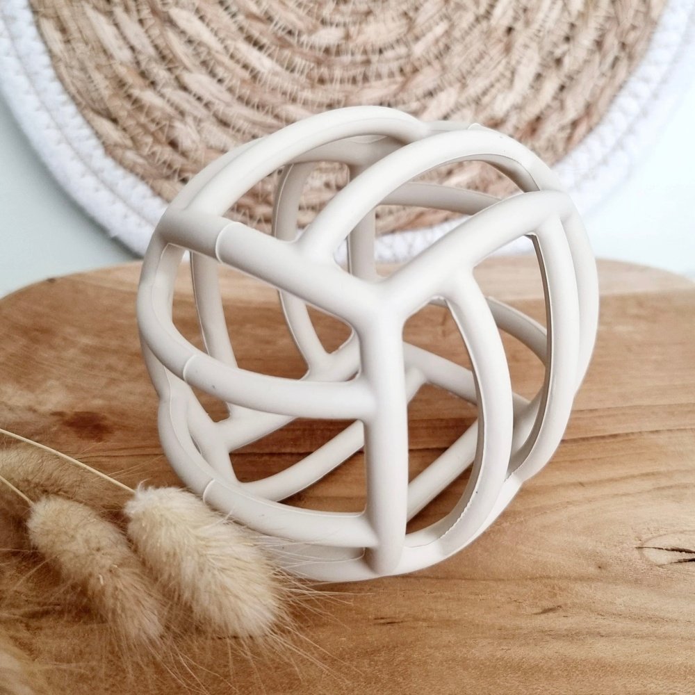 Rammelaartje Siliconen Flexibele Motoriek Bal - Beige