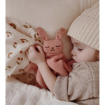 Main Sauvage I Knuffeldoek - Bunny - Rose